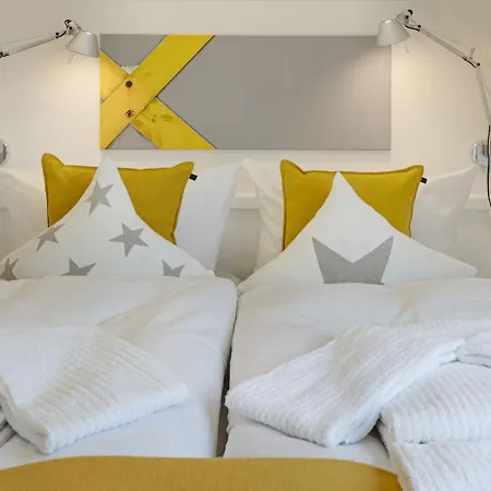 Tohuus Semesterbostad *