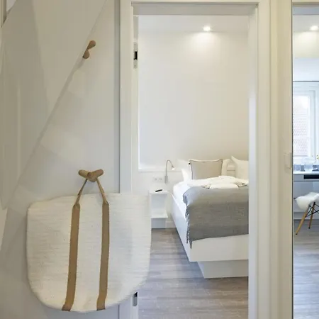 Semesterbostad Tohuus List