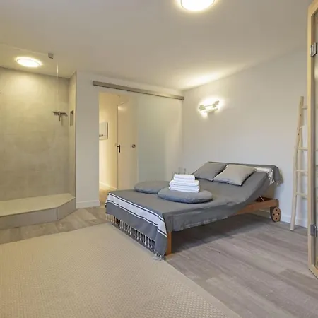 Semesterbostad Tohuus *