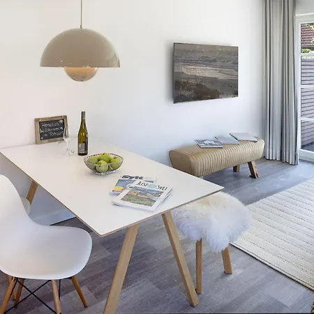 Semesterbostad Tohuus List